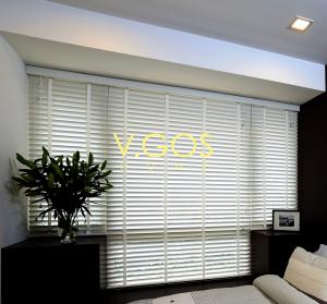 Motorized White Wooden Venetian Blind with White Wooven Tape